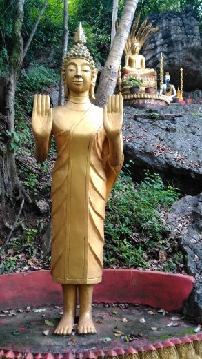 Random statues on Mount Phou Si