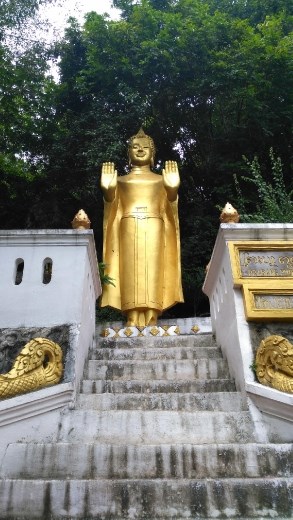 Random statues on Mount Phou Si
