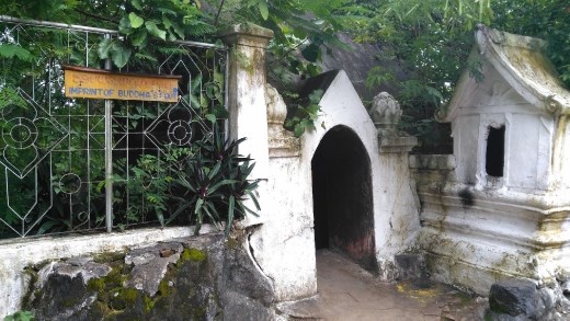 To imprint of Buddha's foot