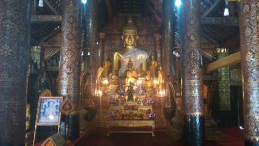 Inside Wat Xieng Thong