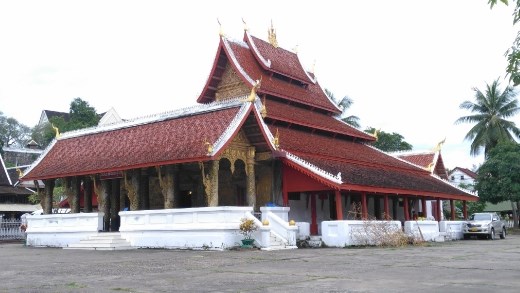 Wat Mai Suwannaphumaham