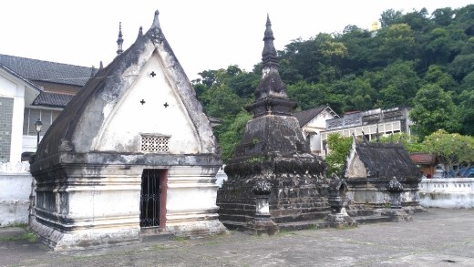 Random building in Wat Mai Suwannaphumaham