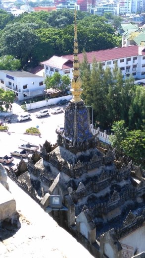 View of a temple fromm roof of Putaxai