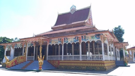 Pavilion next to Wat That Luang