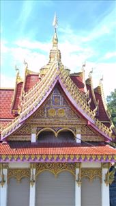 New temple in the grounds of Wat Pho Chai: by macedonboy, Views[255]
