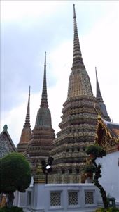 Stupas of Phra Maha Chedi Si Rajakarn: by macedonboy, Views[318]