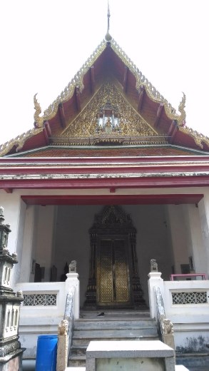 Eastern end of Sala Karn Parien