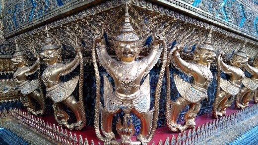 Grand Palace - The Royal Chapel wall decoration