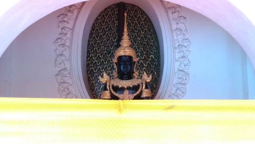 Phra Pathom Chedi School - An emerald Buddha