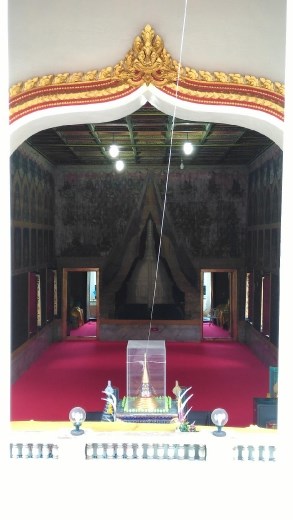 Phra Pathom Chedi School - A Buddha relic