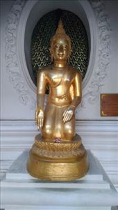 Phra Pathom Chedi School - Cloister with Buddha : by macedonboy, Views[249]