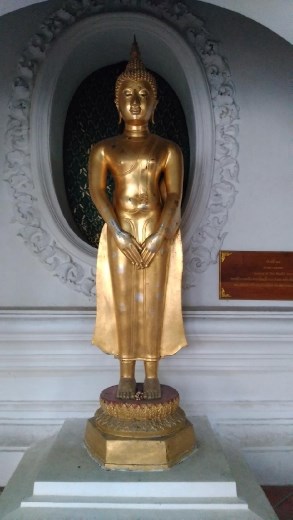 Phra Pathom Chedi School - Cloister with Buddha statue gazing at the Bodhi tree
