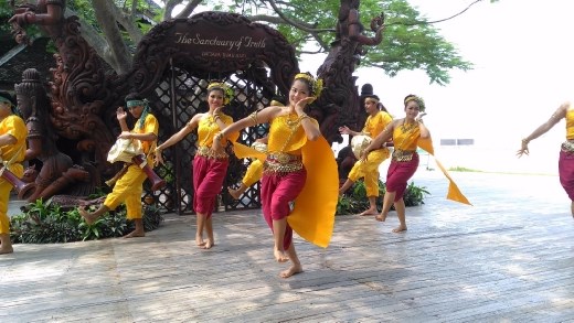 The Sanctuary of Truth - Cultural show