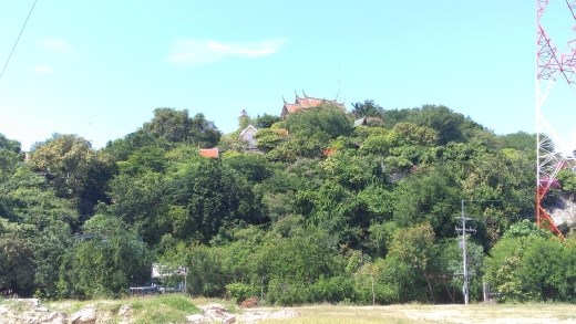 Wat Khao Takiap from afar