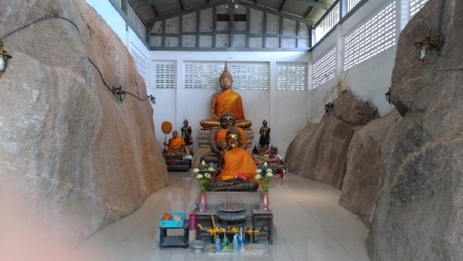Main shrine at Wat Khao Takiap
