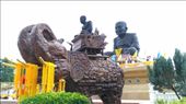 Luang Phor Thuad statue - Little and large: by macedonboy, Views[318]
