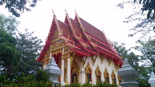Random building at Wat Huay Mongkol