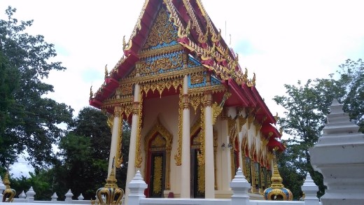 Random building at Wat Huay Mongkol