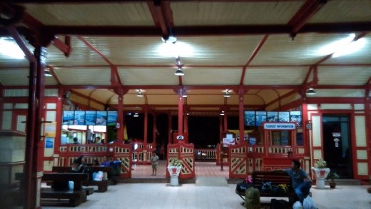 Hua Hin Railway station at night. Waiting for overnight train to Sungai Kolok