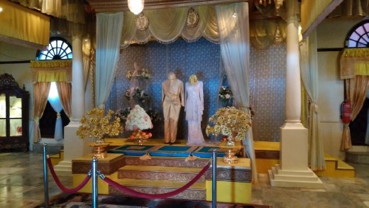 Royal wedding costume exhibit