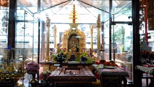 Inside Gangaramaya Temple
