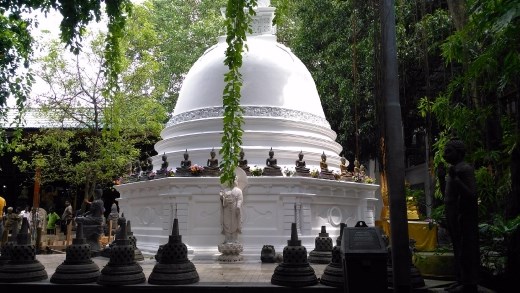 Stupa in Gangaramaya Temple