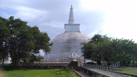 Ruwanwelisaya stupa