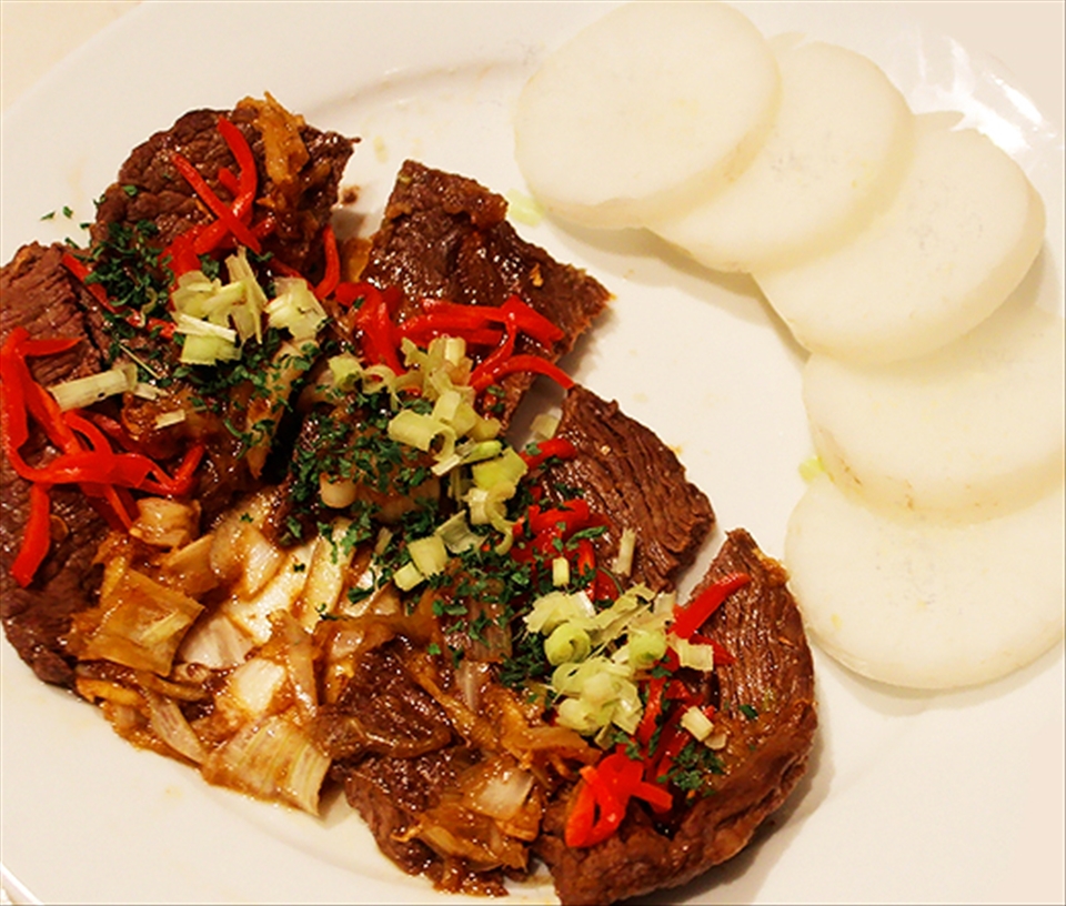 Beef and Daikon: Closeup with the Soy-Dusted Fresh Daikon.