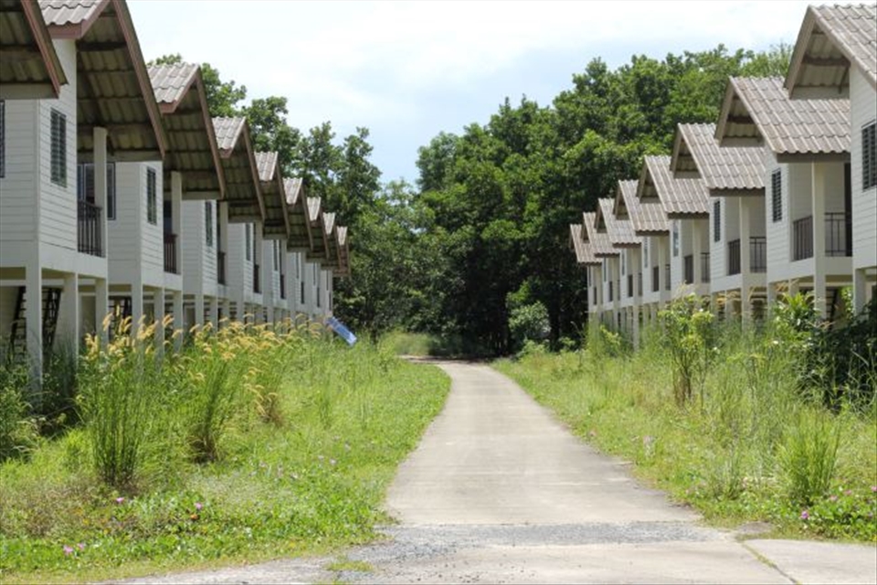 A village built after the 2004 tsunami... but only a few families live there...