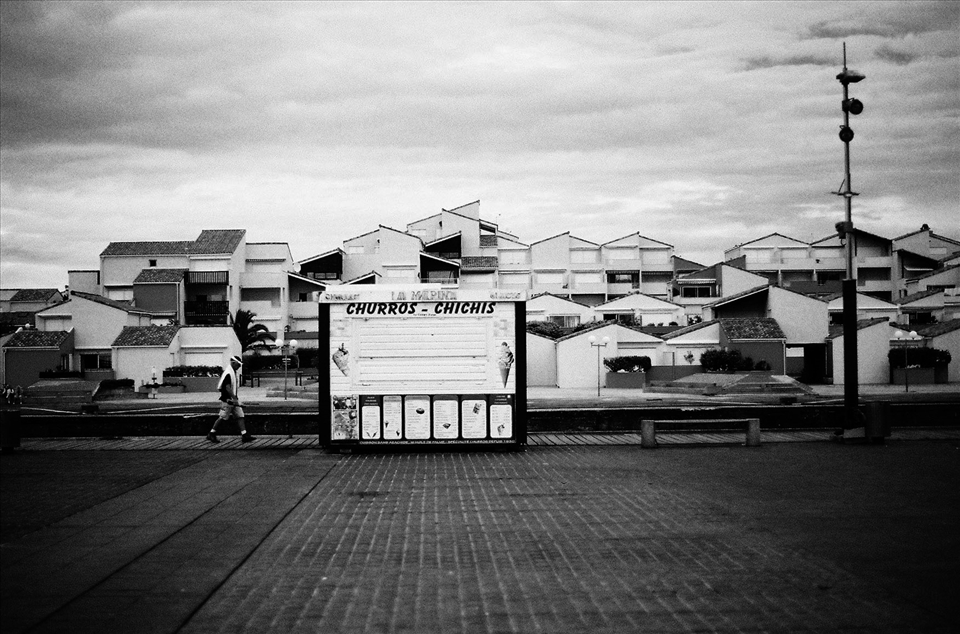 Lay Day: During a lay-day in the competition i decided to adventure to the other side of Hossegor. Here I saw the tourist trade of France, and its summer season coming to an end. Shops shut up and closed, becoming more like a ghost town. 