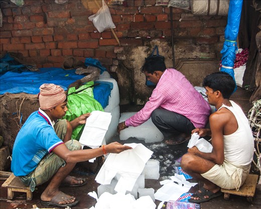 Hacedores de hielo, Mercado de las flores. Kolkata