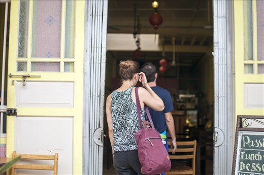 Pareja en Love Lane. Georgetown. Malasia