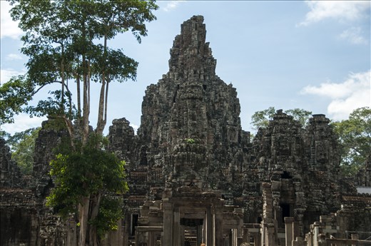 Montón de piedras que resulta ser el Templo de Bayon. Camboya