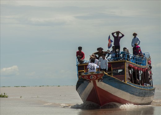 Locales buscando un baño fresco.
