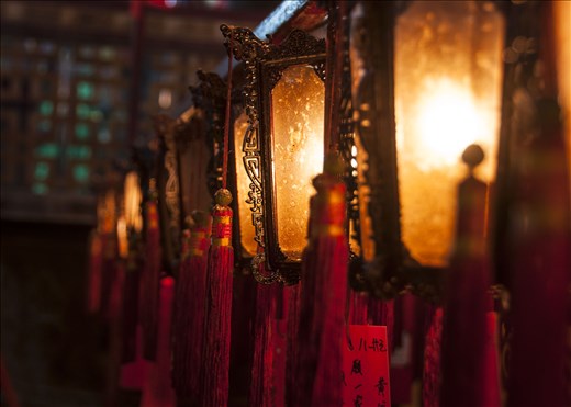 Faros en el templo chino