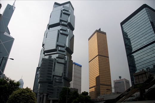 Rascacielos de oro y plata. Central