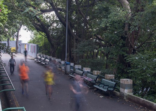Macaenses dándolo todo con el calor y la humedad. Mis respetos