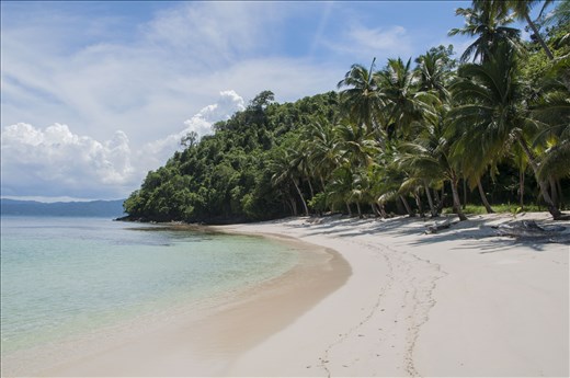 Island hopping. Puerto Barton