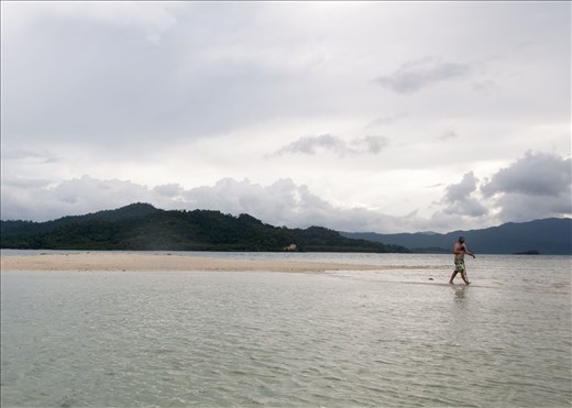 Trying to scape from Solitary Island. Puerto Barton