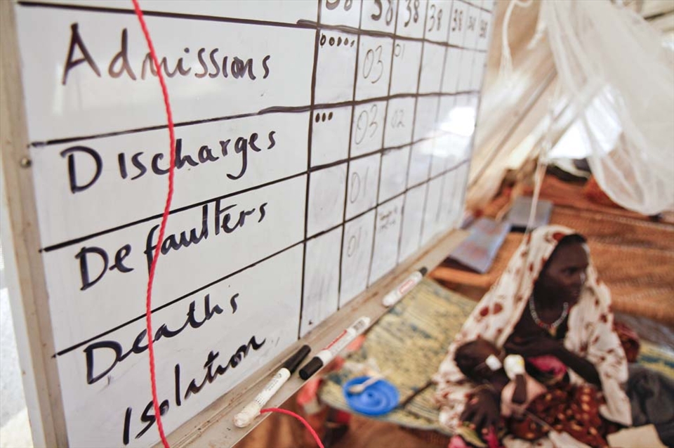 A field hospital chart shows the number of deaths in a Sudanese refugee camp.