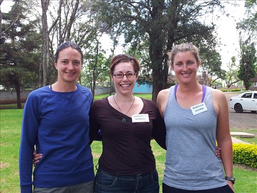 Rebecca Scown and Juliette Haigh and me. Our Olympic  bronze medalists. A little starstruck!