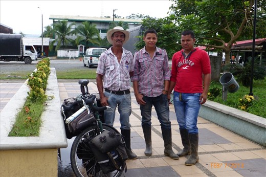 Colombians like our bikes..and they love to be photographed. 