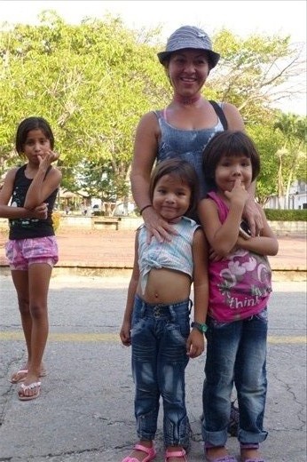 Getting stared at again in Puerto Tuinfo- Bettie and her three girls