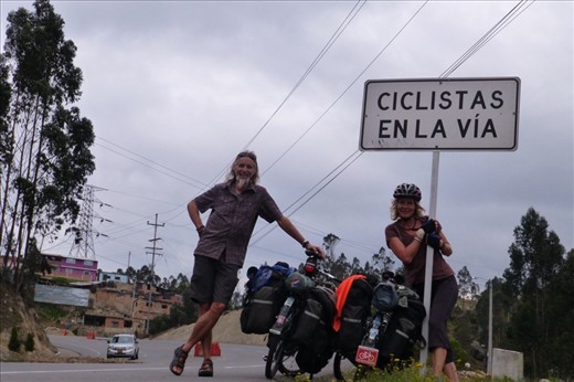 Colombia is awesome - even the police give cyclists the thumbs up!