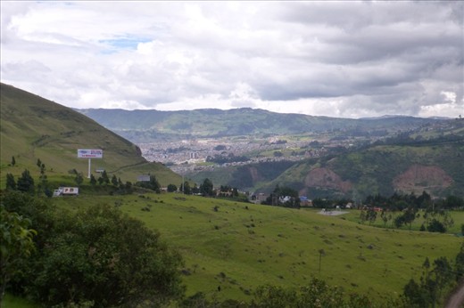 a climbs of Pasto as we approach.