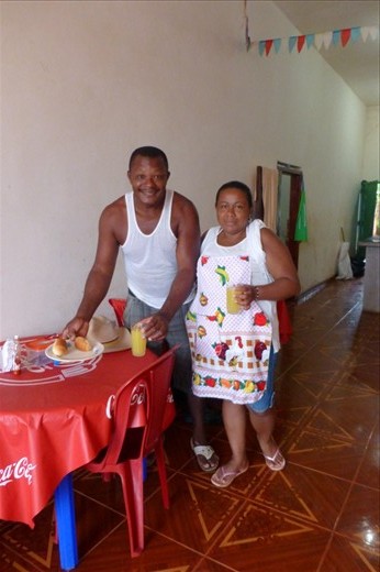 Best hosts on the side of the road of Yalaré.