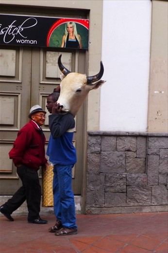 street scene in Cuenca - gotta love this town.