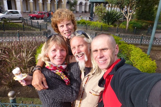 New friends - hope to catch up with them on our way south.