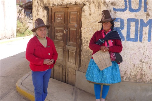 Inca women in San Luis.