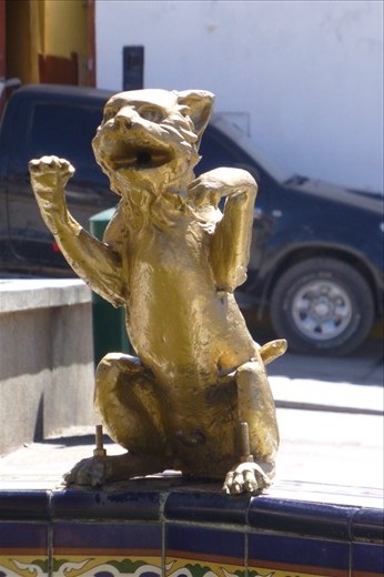 The annual fiesta of La Virgen del Rosario om Huari is also known locally as the Fiesta de los Gatos. It's held in October and the people of Huari have an add tradition of cooking up miche broaster - roasted cat. Though no one's quite sure how this all began, it probably arose when an alternative source of protein was needed during a particularly tough  growing season and thus a tradition was formed. Locals get quite exciterd by this fried feline fetish. Somuch so that one year there was no cat on the menu- too many felines were consumed at  a previous fiesta to sustain the cat population. 